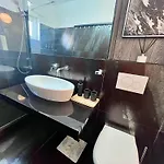 公寓 Flh Liberty - 2 Queen Beds, Balcony & Free Parking