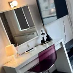Flh Liberty - 2 Queen Beds, Balcony & Free Parking 康斯坦察