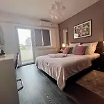 公寓 Flh Liberty - 2 Queen Beds, Balcony & Free Parking
