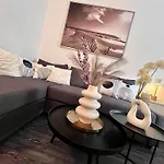 Flh Liberty - 2 Queen Beds, Balcony & Free Parking * 康斯坦察