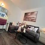 Flh Liberty - 2 Queen Beds, Balcony & Free Parking 康斯坦察