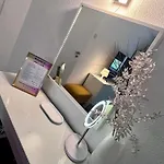 Flh Liberty - 2 Queen Beds, Balcony & Free Parking