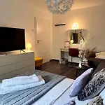 Flh Liberty - 2 Queen Beds, Balcony & Free Parking 公寓 *