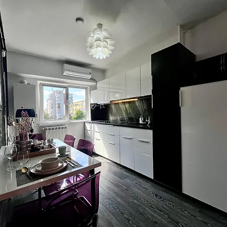 Flh Liberty - 2 Queen Beds, Balcony & Free Parking Apartment