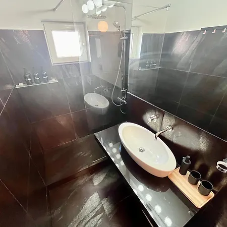 Apartment Flh Liberty - 2 Queen Beds, Balcony & Free Parking Constanta