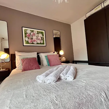 Flh Liberty - 2 Queen Beds, Balcony & Free Parking Apartment *