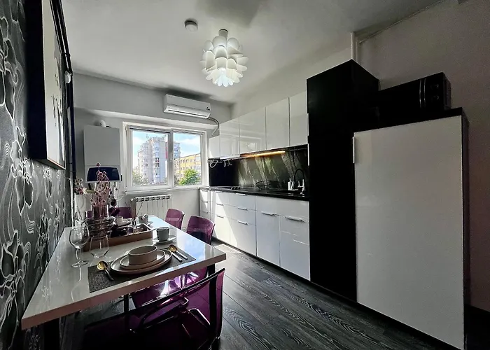 Flh Liberty - 2 Queen Beds, Balcony & Free Parking Appartamento