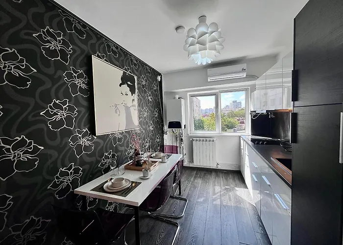 Flh Liberty - 2 Queen Beds, Balcony & Free Parking * Constanţa