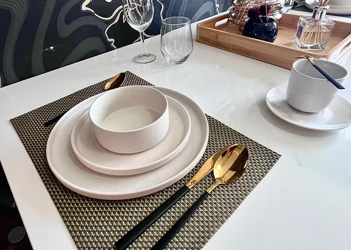 Flh Liberty - 2 Queen Beds, Balcony & Free Parking Appartamento