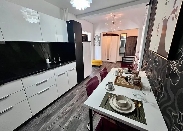 Flh Liberty - 2 Queen Beds, Balcony & Free Parking * Constanţa