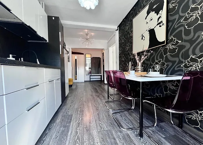 Flh Liberty - 2 Queen Beds, Balcony & Free Parking * Constanţa