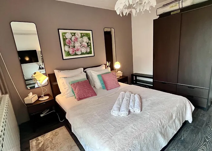 Flh Liberty - 2 Queen Beds, Balcony & Free Parking