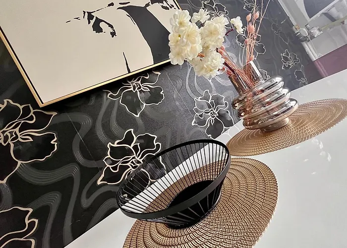 Flh Liberty - 2 Queen Beds, Balcony & Free Parking