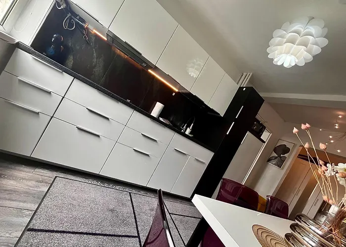 Flh Liberty - 2 Queen Beds, Balcony & Free Parking Appartamento