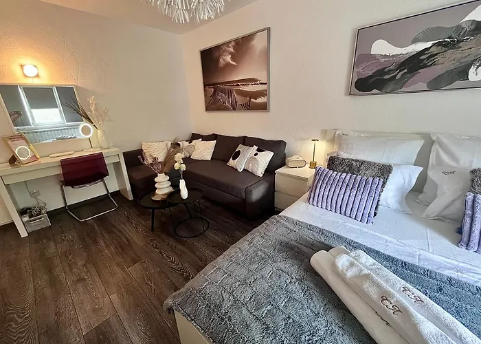 Flh Liberty - 2 Queen Beds, Balcony & Free Parking *