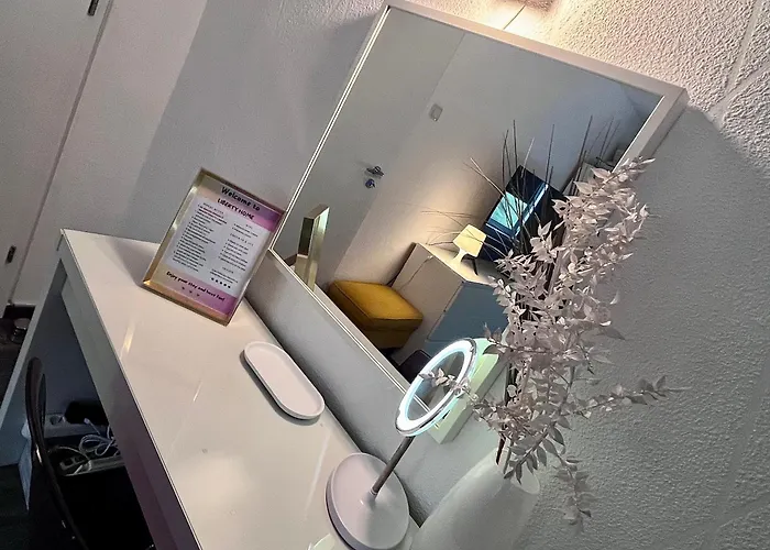 Flh Liberty - 2 Queen Beds, Balcony & Free Parking