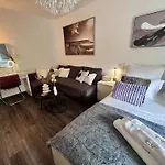 Flh Liberty - 2 Queen Beds, Balcony & Free Parking *
