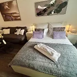 Διαμέρισμα Flh Liberty - 2 Queen Beds, Balcony & Free Parking *
