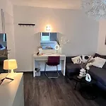 Διαμέρισμα Flh Liberty - 2 Queen Beds, Balcony & Free Parking *