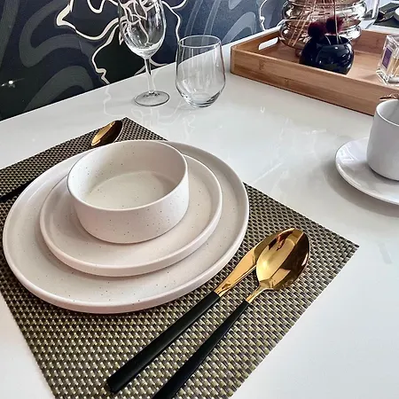 Flh Liberty - 2 Queen Beds, Balcony & Free Parking Apartmán