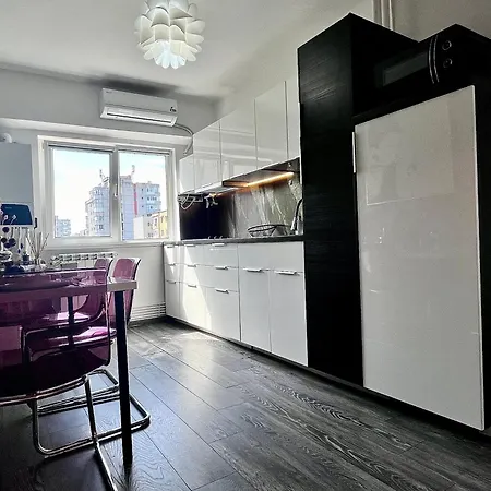 Flh Liberty - 2 Queen Beds, Balcony & Free Parking * Constanţa