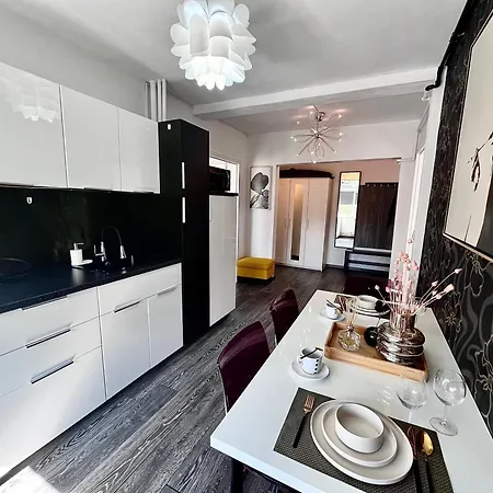 Flh Liberty - 2 Queen Beds, Balcony & Free Parking Apartmán