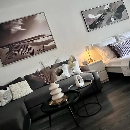 Flh Liberty - 2 Queen Beds, Balcony & Free Parking * Констанца