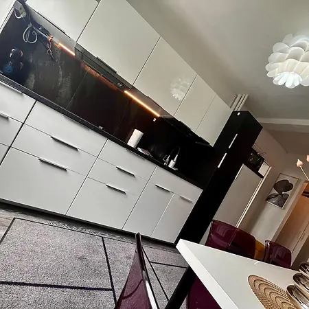 Flh Liberty - 2 Queen Beds, Balcony & Free Parking Apartment