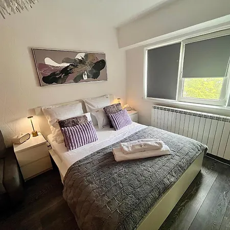 Apartament Flh Liberty - 2 Queen Beds, Balcony & Free Parking *
