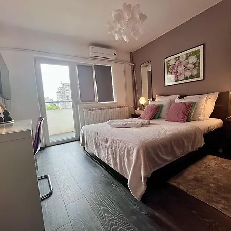 Apartament Flh Liberty - 2 Queen Beds, Balcony & Free Parking