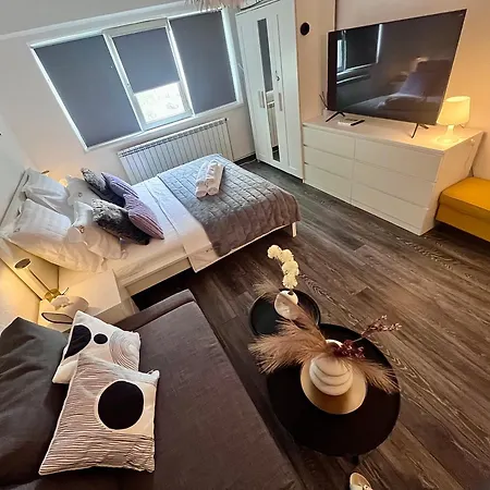 Flh Liberty - 2 Queen Beds, Balcony & Free Parking Констанца