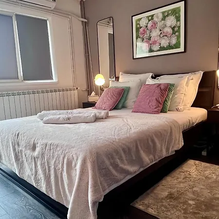 Flh Liberty - 2 Queen Beds, Balcony & Free Parking