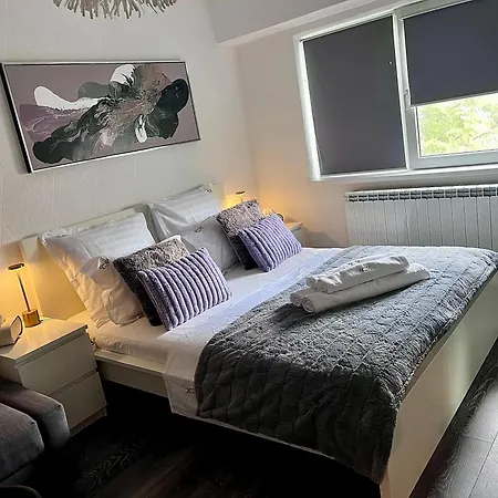 Apartament Flh Liberty - 2 Queen Beds, Balcony & Free Parking *