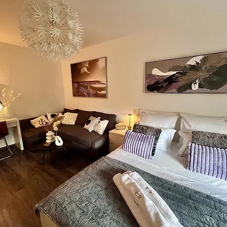 Flh Liberty - 2 Queen Beds, Balcony & Free Parking Апартаменты Констанца