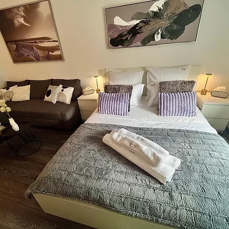 Apartament Flh Liberty - 2 Queen Beds, Balcony & Free Parking *
