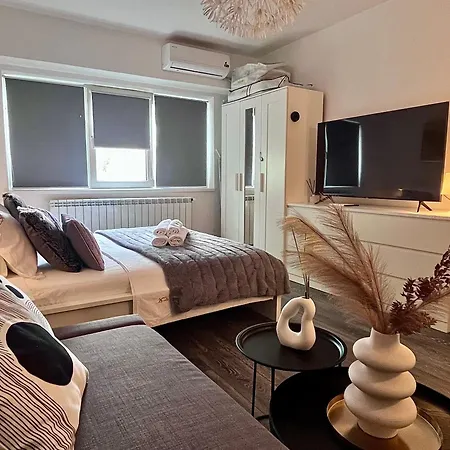 Flh Liberty - 2 Queen Beds, Balcony & Free Parking