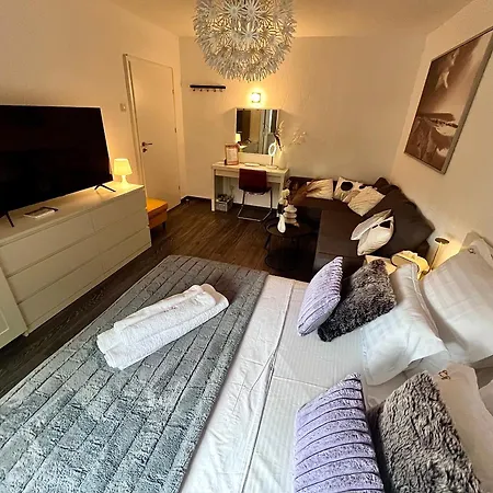 Flh Liberty - 2 Queen Beds, Balcony & Free Parking Apartment