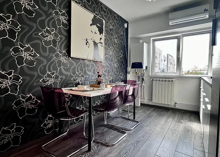 Flh Liberty - 2 Queen Beds, Balcony & Free Parking كونستانتا